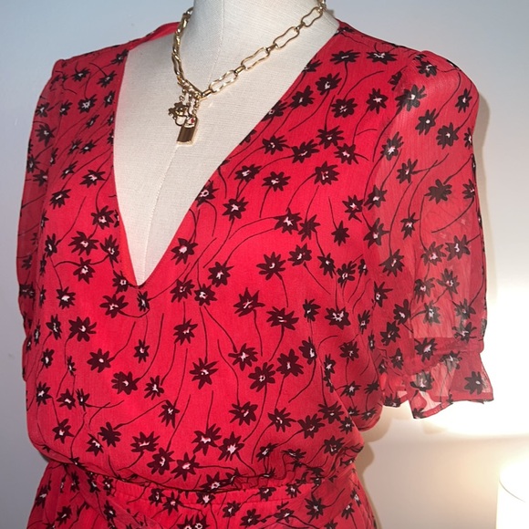 EXPRESS RED FLORAL MINI DRESS!❤️🍍🍍🍍 - Picture 3 of 6